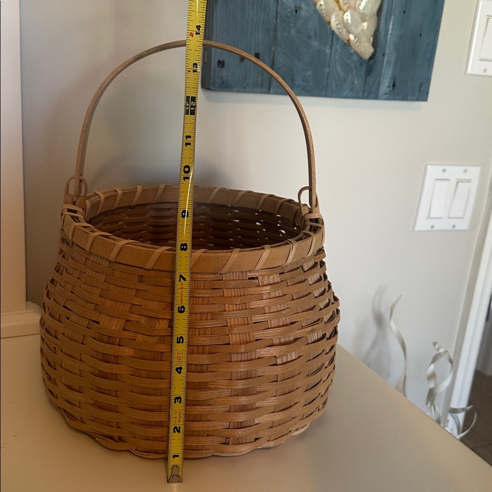 Handcrafted Tan Woven Basket - Picture 3 of 5